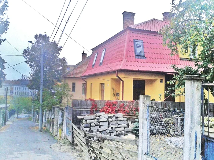 Aceasta  este casa din Cluj în care stă Florin Piersic