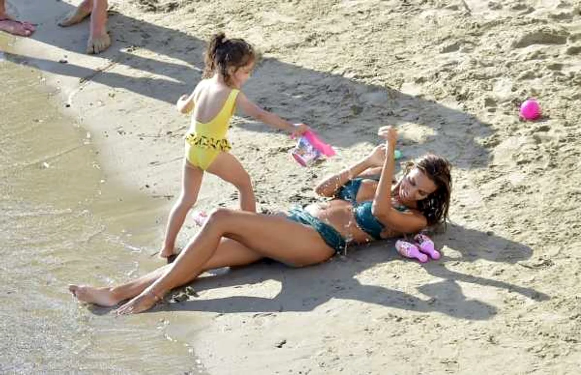 Mădălina Ghenea alături de Charlette
