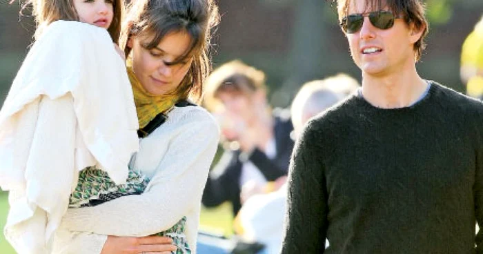 Părinţii celebri şi frumoşi, caTom Cruise şi Katie Holmes, sunt mai predispuşi la a avea fete