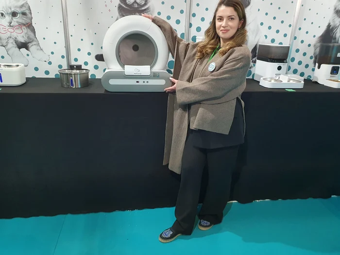 La Pet Show a fost adusă și o litieră minune, care se curăță singură