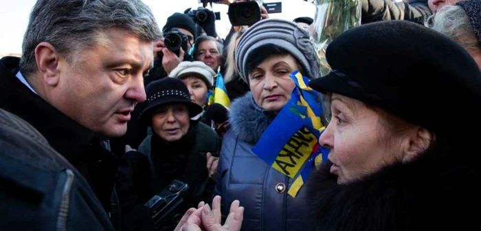 Poroşenko va
căuta soluţii pentru a feri Ucraina de colapsul financiar iminent FOTO Reuters
