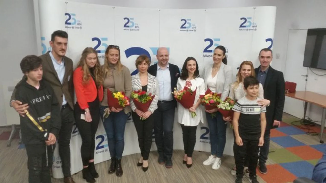 Andreea Răducan, alături de campioni ai sportului românesc și de câțiva beneficiari ai Burselor de Performanță Allianz Țiriac