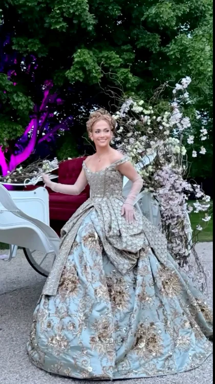 J Lo petrecere PNG