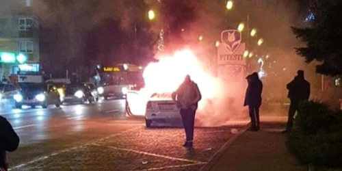 incendiu auto Pitesti