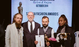 Florin Dobre alături de membrii juriului şi Sava Ionuţ Daniel, PR Manager ul său jpeg
