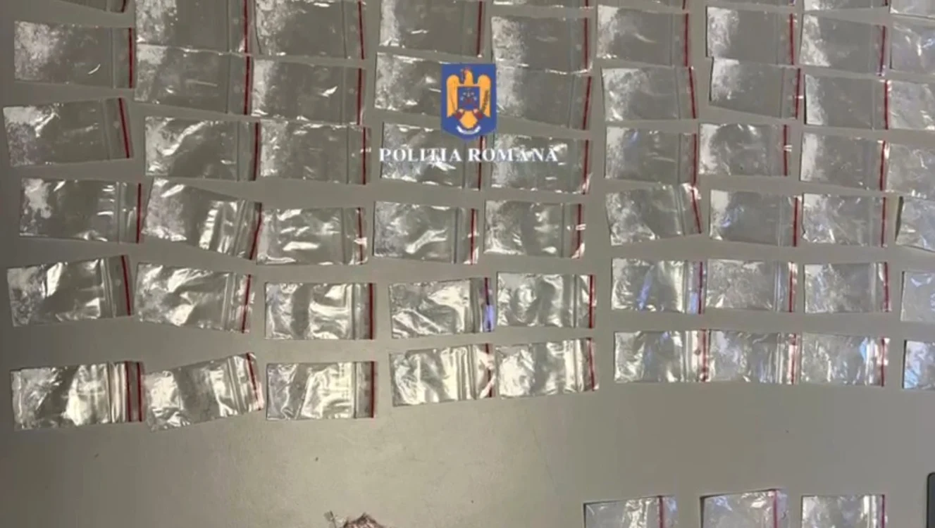 Substanțe posibil interzise găsite în casa unui bărbat reclamat pentru violenta domestică
