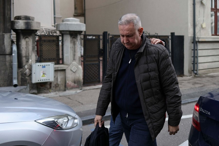 Romanian Road Authority Director Indicted for Bribery, Found with Cash in Shoeboxes