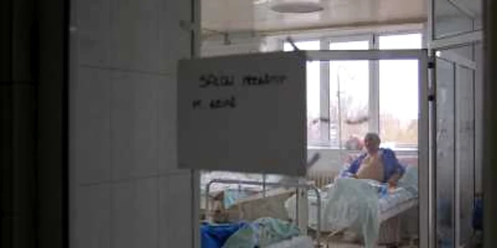 Salonul în care sunt internaţi cei cu gripă porcină Foto: Liviu Ghinea