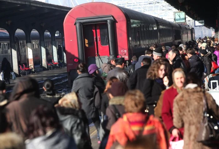 
    Trenurile nu vor circula timp de o oră miercuri dimineaţă. (Foto: Sever Gheorghe)  