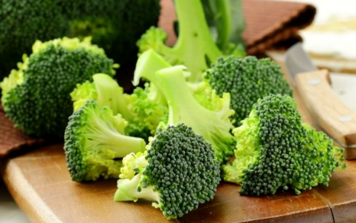 Broccoli este, printre altele, o sursă excelentă de vitamina A şi C