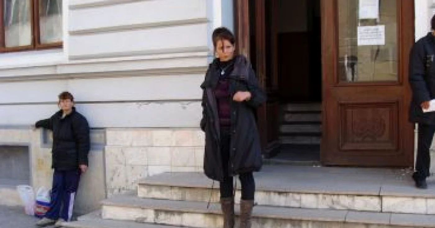 Craiova: EXCLUSIV/Iubita tânărului ucis de Cocoană se teme să mai meargă pe stradă