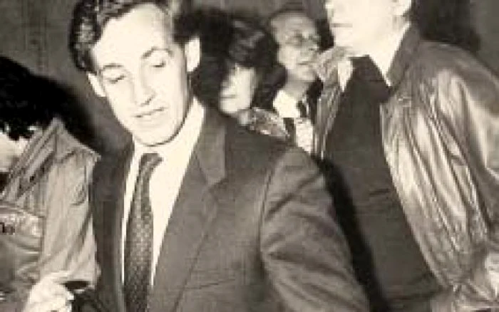 În 1982, împreună cu soţia, Hélène, alături de Nicolas Sarkozy, pe atunci primarul cartierului parizian Neuilly