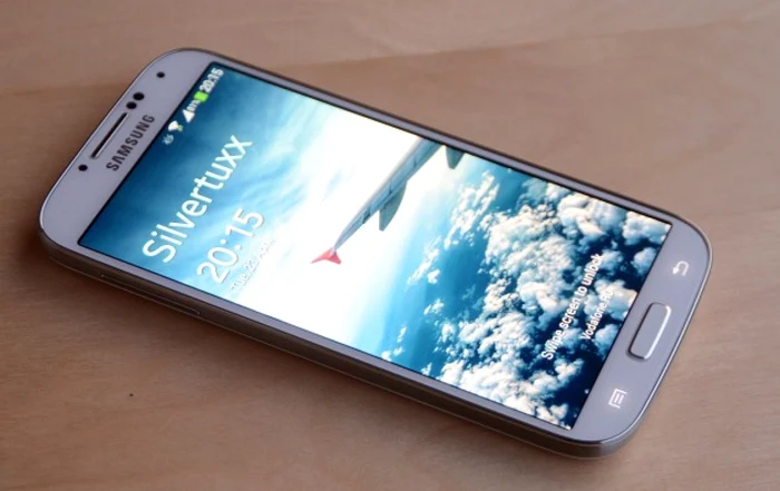 Samsung dezvoltă aplicaţii pentru ca telefoanele să comunice fără internet FOTO Playtech