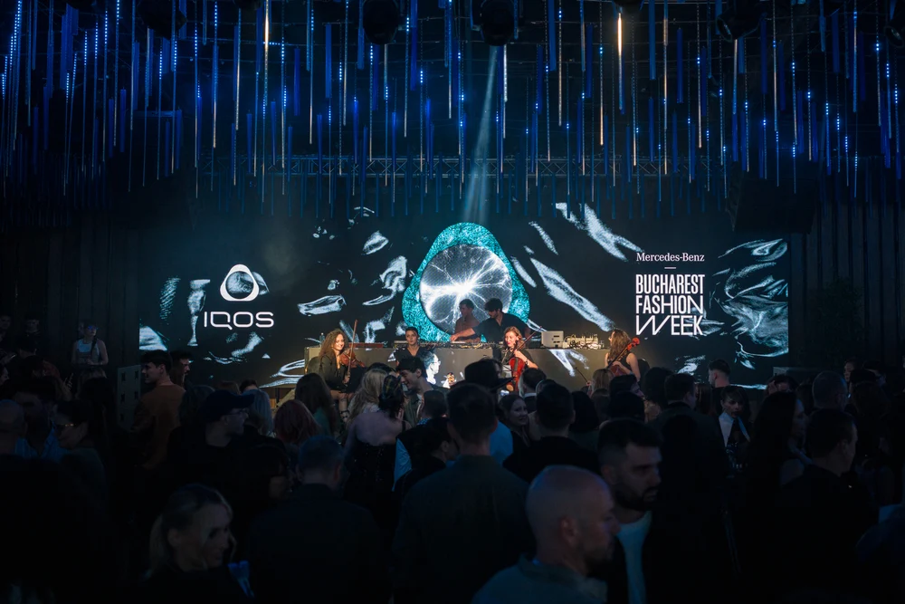 Fashion Talk by IQOS, prezentat de Zarug la Mercedes-Benz Bucharest Fashion Week. Moda a depășit limitele catwalk-ului