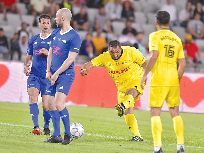 Ganea a luat proporţii, dar a rămas la fel de bătăios. Foto: sportpictures