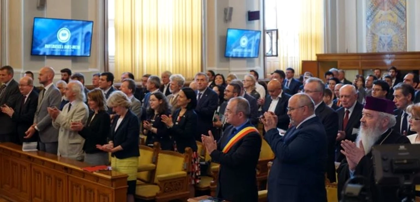 Printul Charles Doctor Honoris Causa UBB 2 jpg jpeg