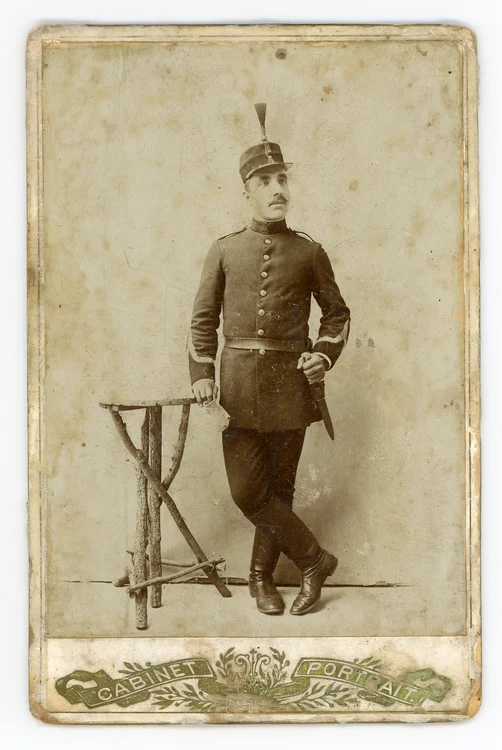 4 În uniformă de ofițer jpg jpeg