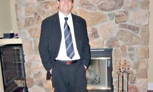 “Eu la piscina  hotelului  de 5 stele  Astoria” jpeg