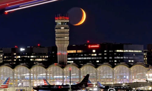 Zborurile au fost oprite pe Aeroportul Naţional Ronald Reagan din Washington, FB  Aeroportul Naţional Ronald Reagan din Washington, jpg