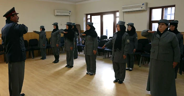Curs de instruire a poliţistelor din Afganistan FOTO Reuters