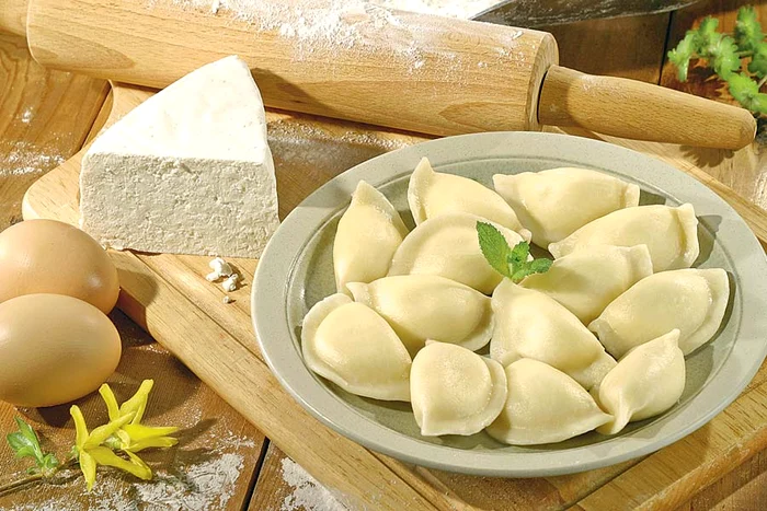 Pelmeni cu brânză
