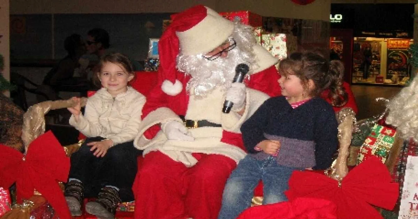 Moş Crăciun poate veni acasă la copiii cuminţi