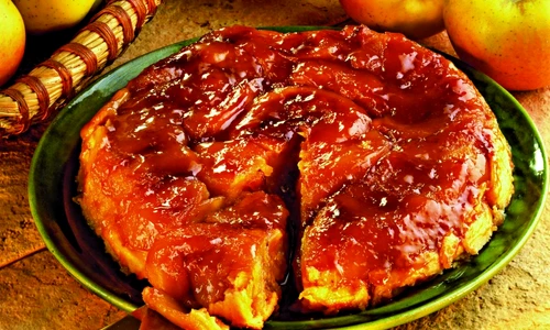 tort cu mere si sos caramel jpeg