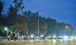 București   Motocicliștii din Capitală i au adus sâmbătă un ultim omagiu lui Bogdan Gigină  În jur de 300 de persoane au venit să i aprindă o lumânare la locul accidentului  jpeg