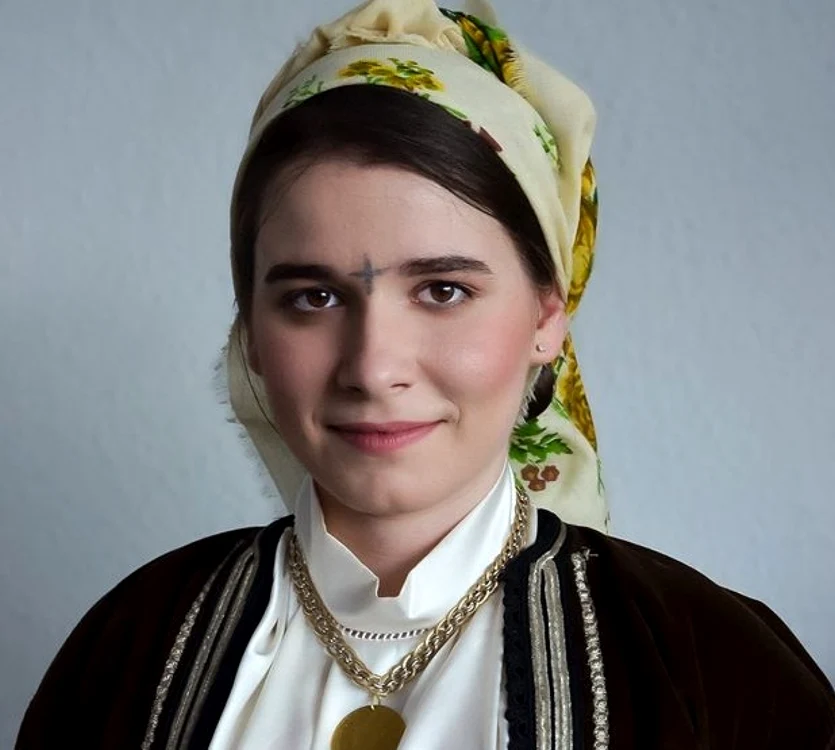 Kira Hagi FOTO Women from different cultures through the eyes of makeup