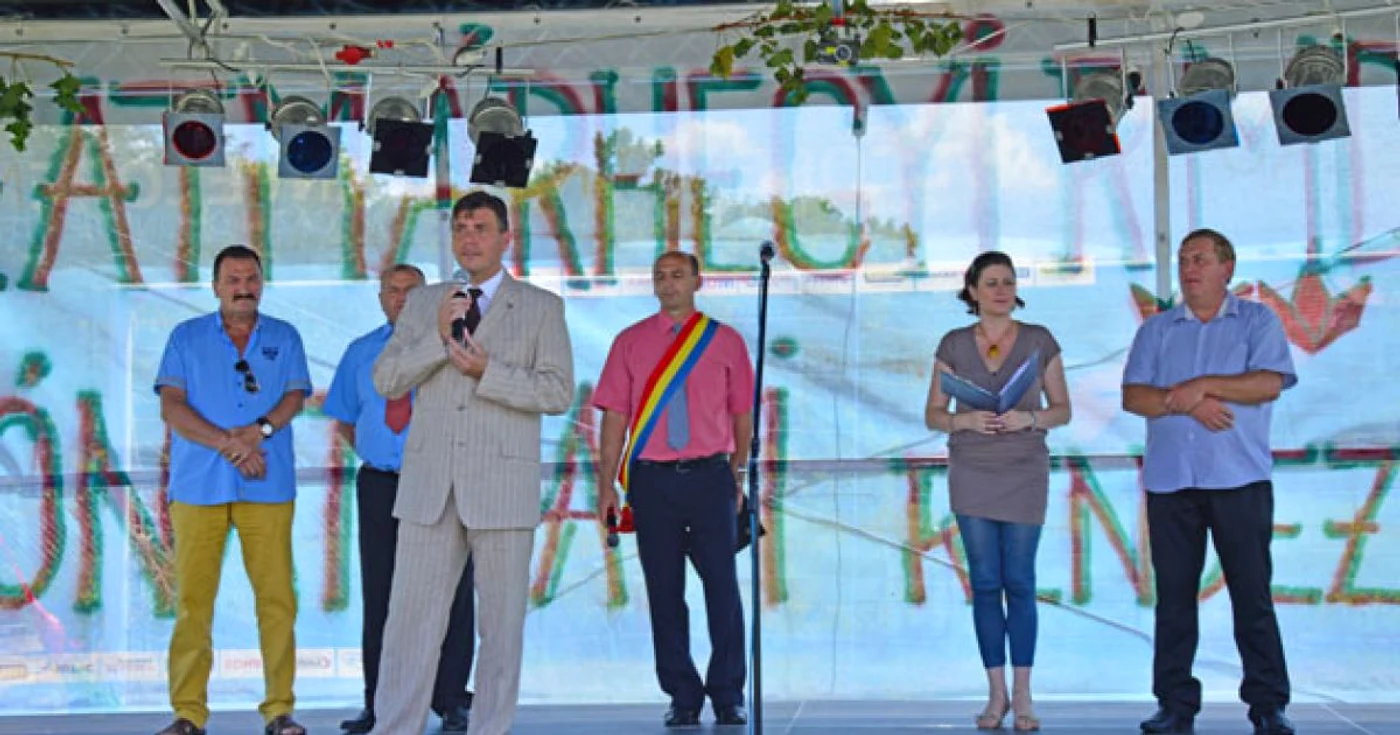Ziua s-a încheiat cu un bal tradiţional ce s-a desfăşurat la Căminul Cultural din Viile Satu Mare
