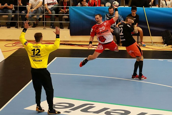 
    Pentru al doilea an la rând Dinamo va juca în Play-off-ul pentru ”optimile” Ligii Campionilor la handbalFoto: Marian Burlacu  