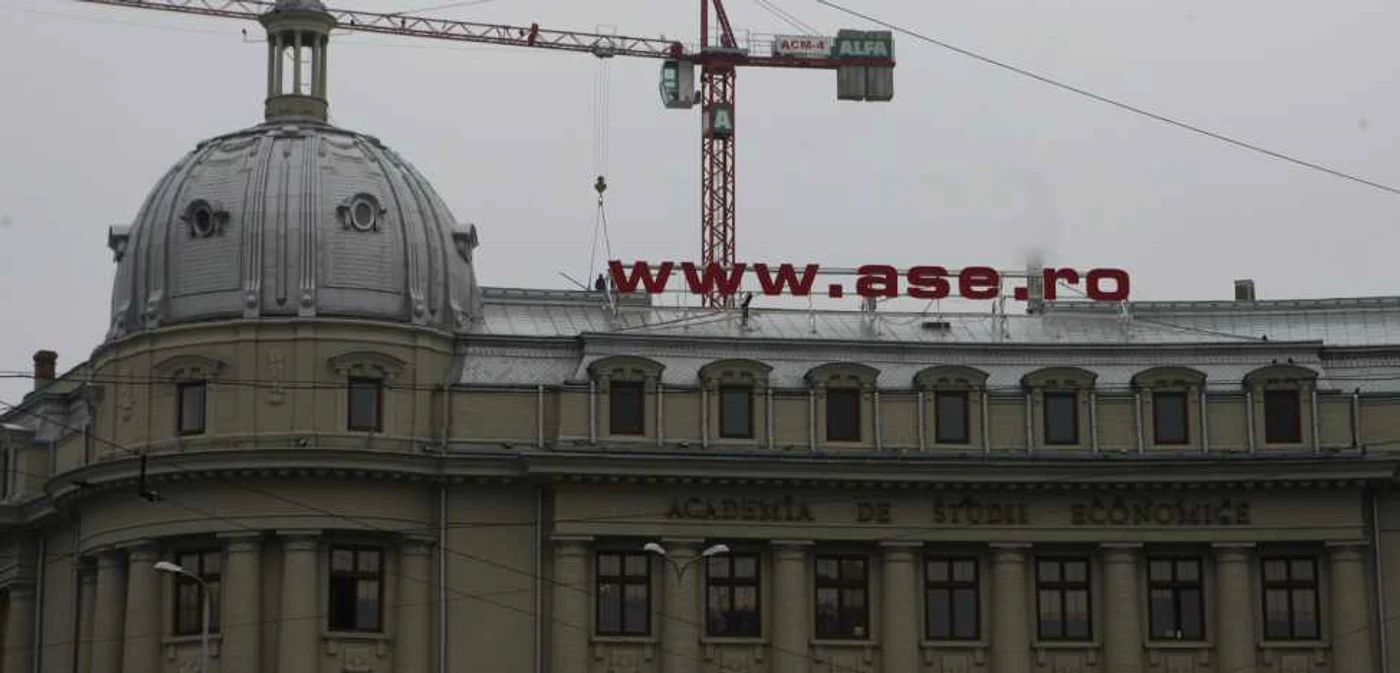 Înscrierile la master la ASE încep pe 21 iulie 2014      FOTO: Adevărul