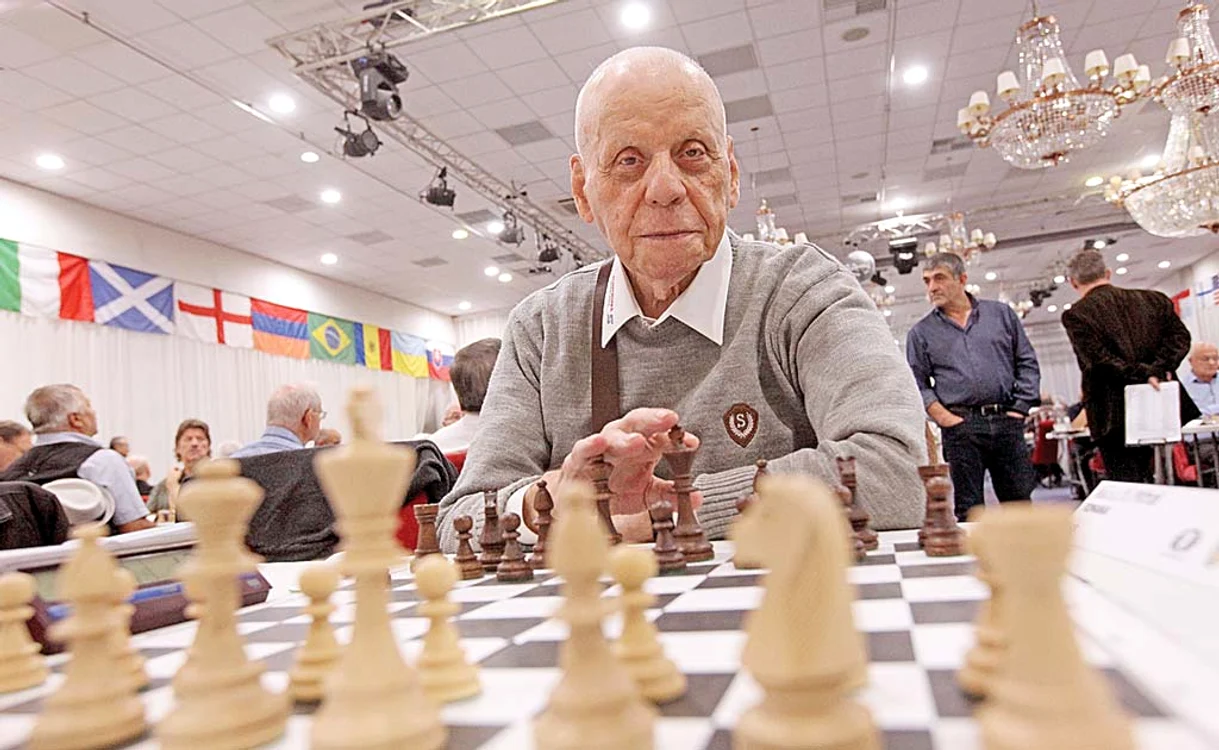 
    Nea Mihai este cel mai vârstnic român participant la Campionatul Mondial de Șah pentru Veterani  