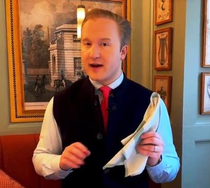 Cum să folosim corect șervețelul la restaurant. Sfaturi de la un expert în etichetă VIDEO