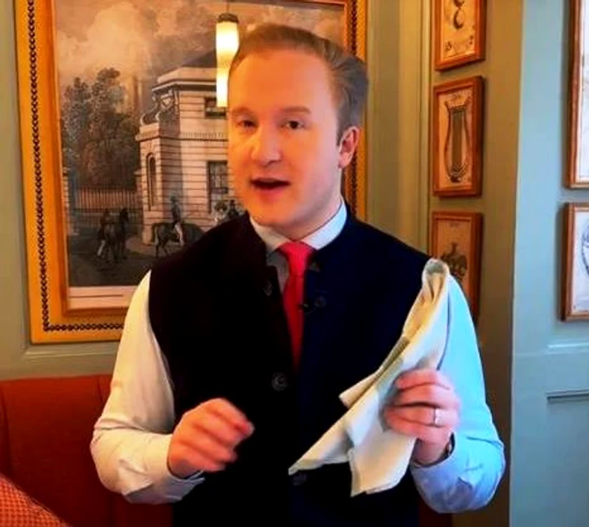 William Hanson, expert în etichetă FOTO: captură video