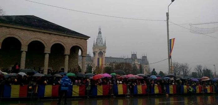 Ploaie puternică la parada de 1 Decembrie 2017, la Iaşi FOTO Simona Staciu