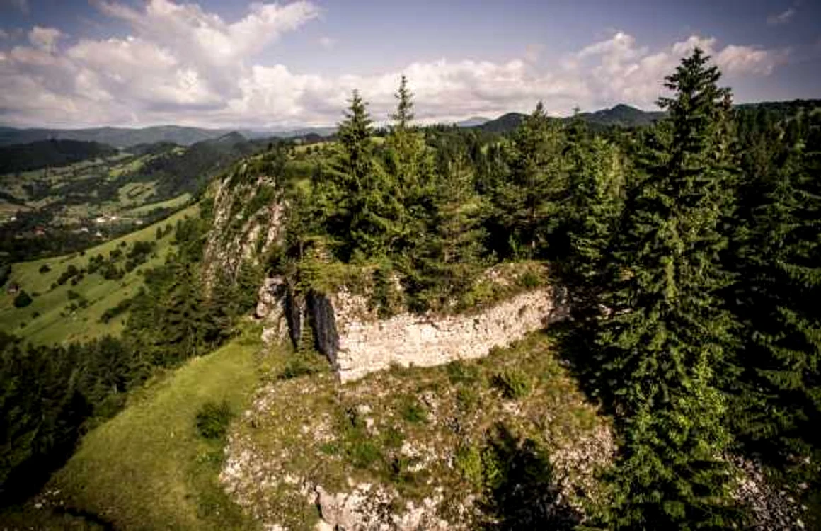 dambovicioara cetatea oratea