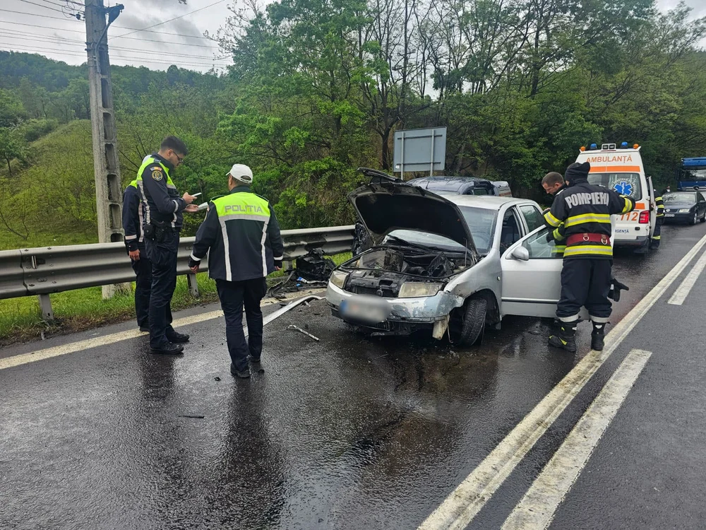 O femeie este resuscitată la fața locului. FOTO: DRDP Craiova