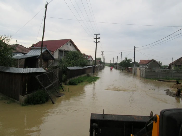 Este a doua oară când băbenarii sunt inundaţi în mai puţin de o lună. Foto Adevărul