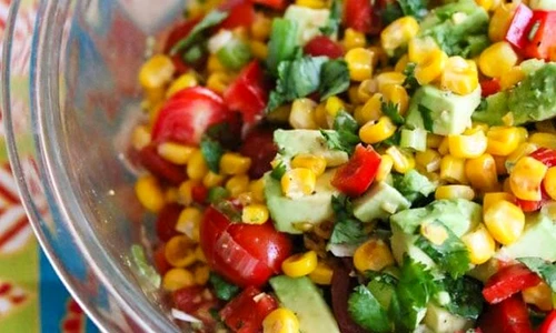 salata porumb avocado rosii jpeg