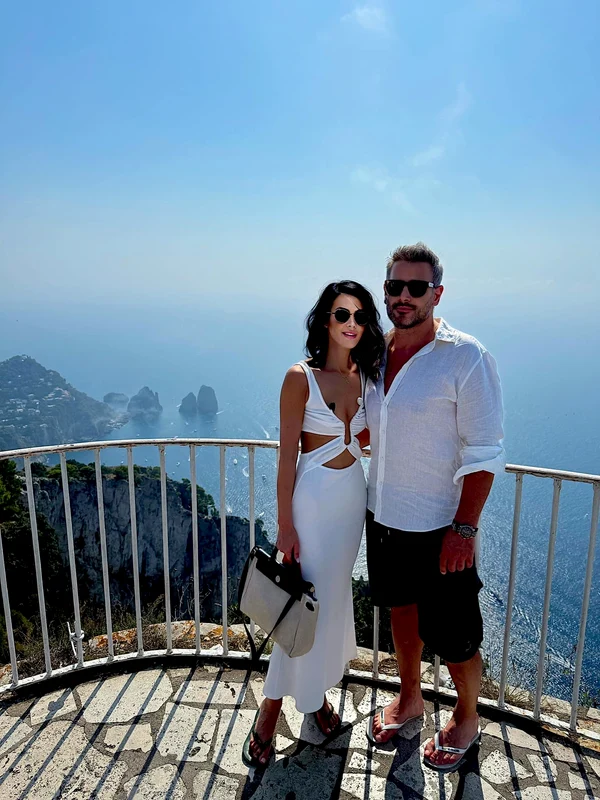 Andreea Ilie și Virginio Dell Uomo petrec luna de miere din Capri Foto: arhiva personală