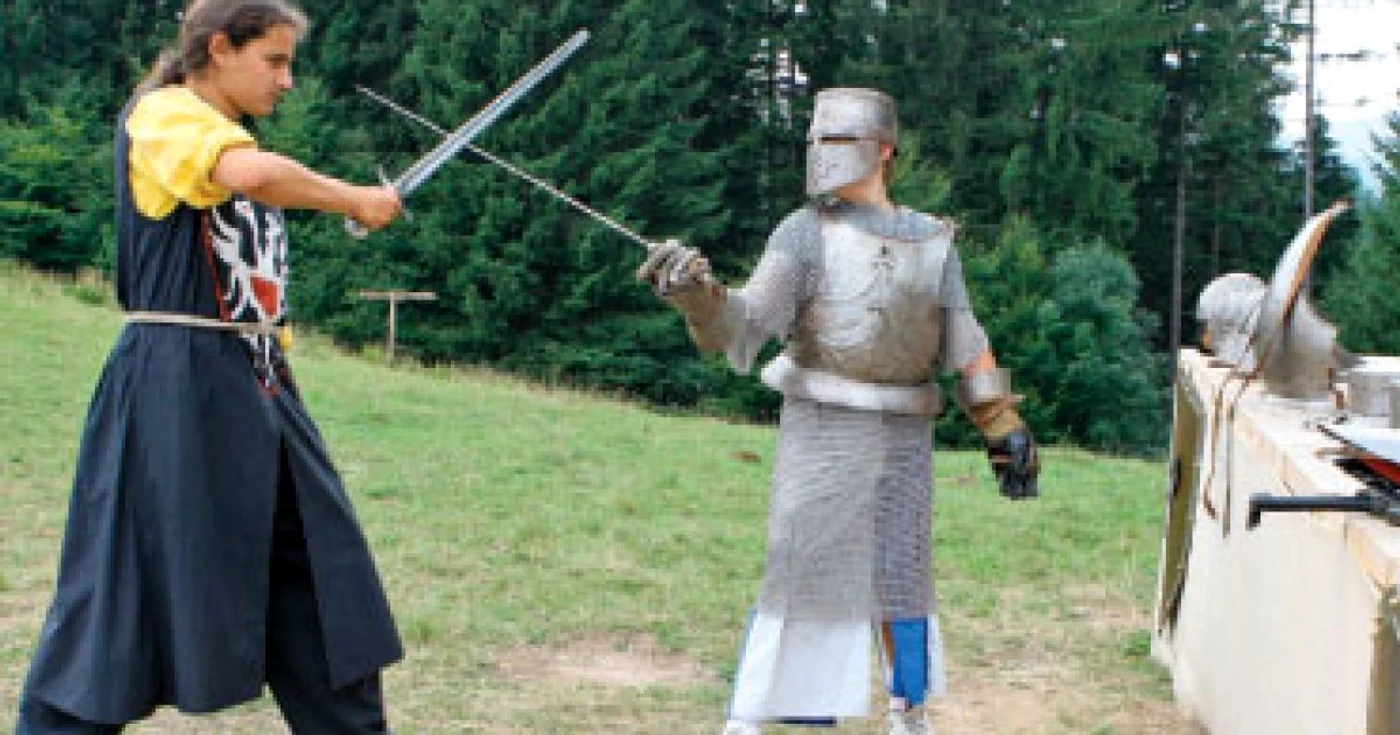 Distracţie în stil medieval la Bran
