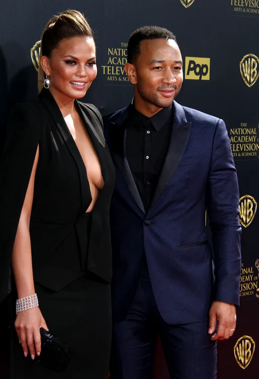 Chrissy Teigen şi John Legend se luptă să aibă copii jpeg
