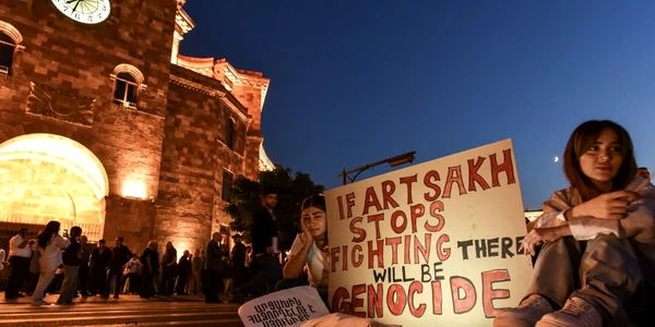 Proteste la Erevan Armenia FOTO EPA EFE jpg
