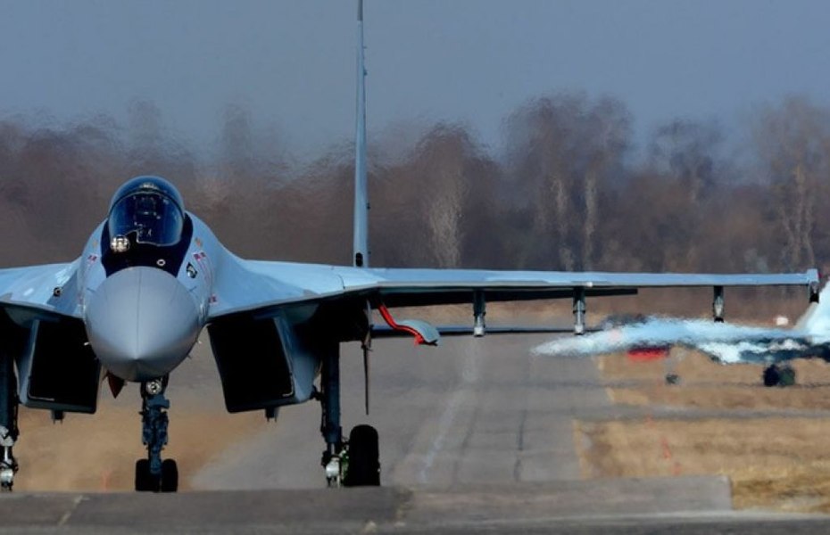 Ucrainenii au distrus cel puțin șase bombardiere rusești într-un atac asupra aerodromului „Morozovsk” din Rostov . Alte opt ar fi fost avariate semnificativ