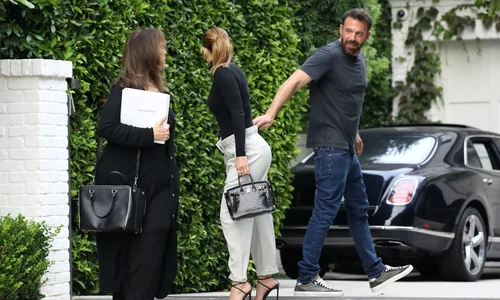 1 ben si jen in fata casei jpg jpeg