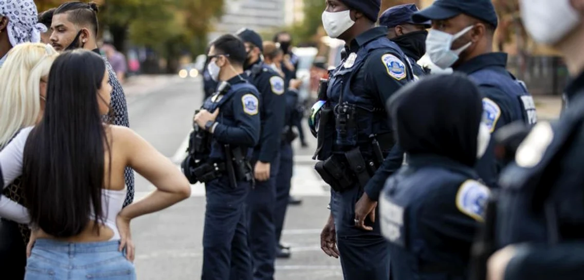 Manifestanti pro si contra Donald Trump pe strazi in SUA FOTO EPA-EFE