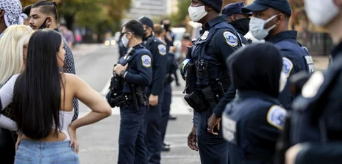 Manifestanti pro si contra Donald Trump pe strazi in SUA FOTO EPA-EFE