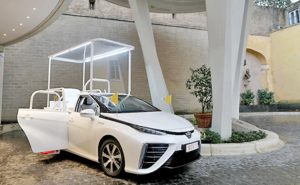 
    Noua maşină, Toyota Mirai  