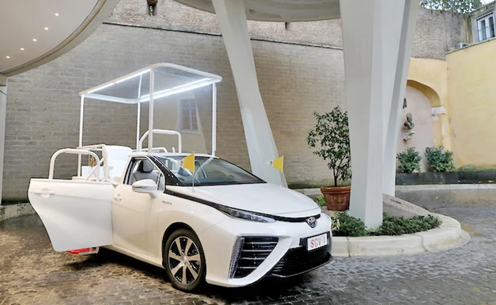 Noua maşină, Toyota Mirai